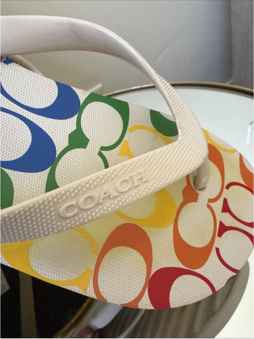 COACH PRIDE COLLECTION - Zak Flip Flop Rainbow Signature Logo - Women’s Size 8 - Picture 7 of 8